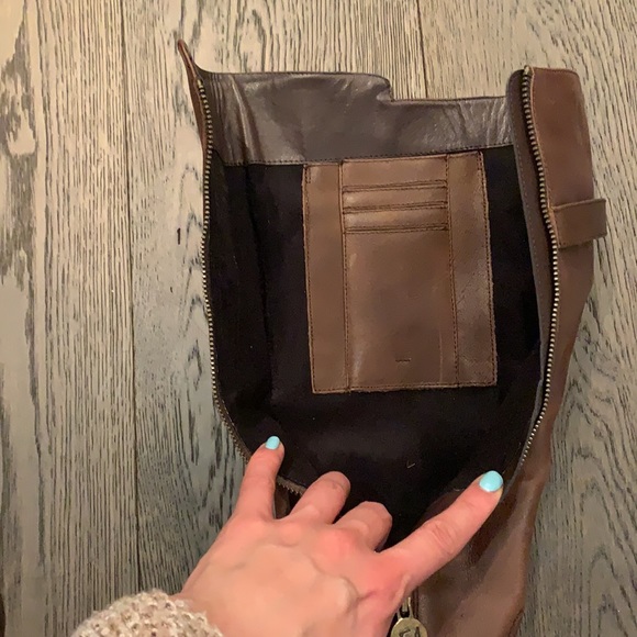 Tall leather w/ interior pockets - Picture 4 of 5